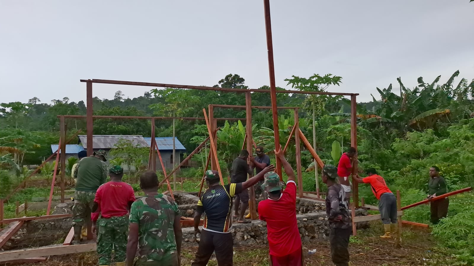 Satgas TMMD Ke-128 dan Warga Kompak, Pembangunan Rumah Capai Progres Positif 