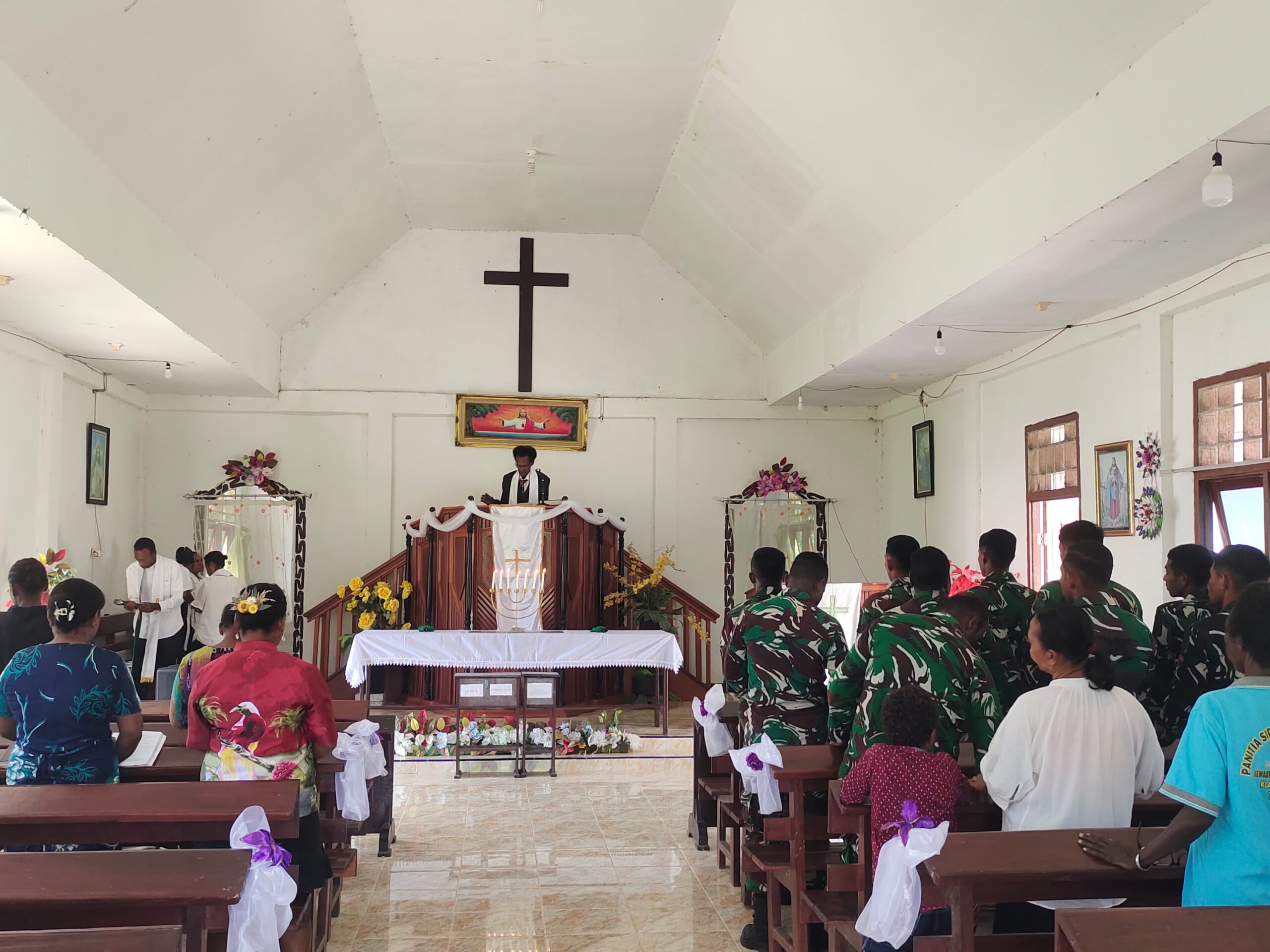 Satgas TMMD Ke-128 Kodim 1801/Manokwari Perkuat Spiritual Melalui Ibadah Minggu