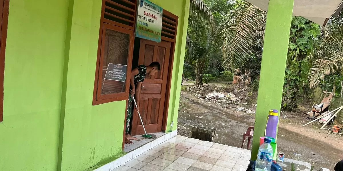 Rehab Unit Pendidikan Al Muslimun Rampung, Satgas Bersihkan Ruang Belajar