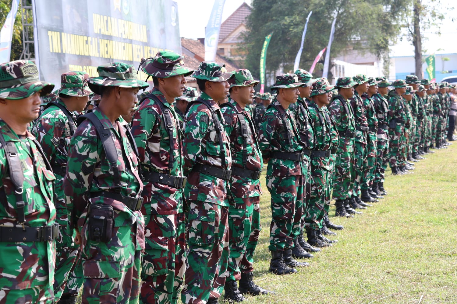Resmi Dibuka Bupati Yuhronur Efendi, TMMD ke-129 Kodim 0812/Lamongan Siap Akselerasi Pembangunan Desa Tlemang
