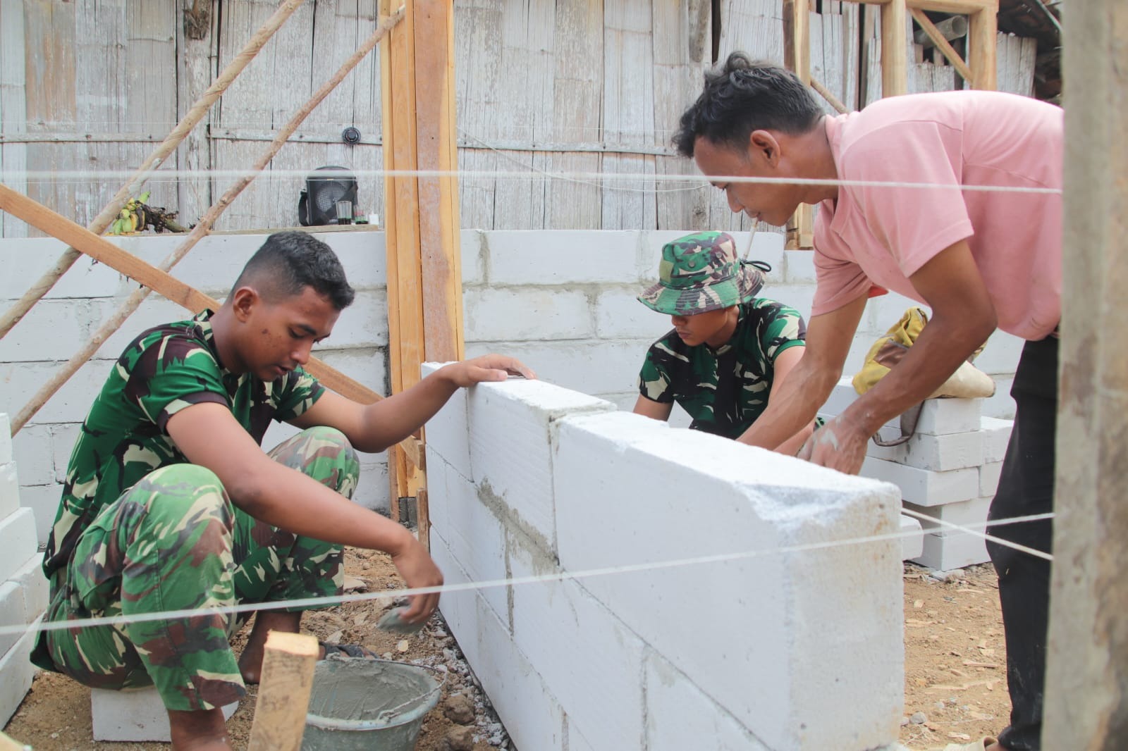 Pembangunan Rumah Layak Huni TMMD Ke-129 Kodim 0412/LU Capai Progres 25 Persen