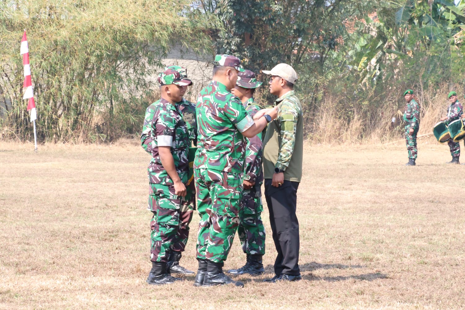 Dari Desa untuk Negeri, Kasdam III/Siliwangi Tutup TMMD ke-129 Kodim 0620/Kab. Cirebon di Desa Luwung Kencana