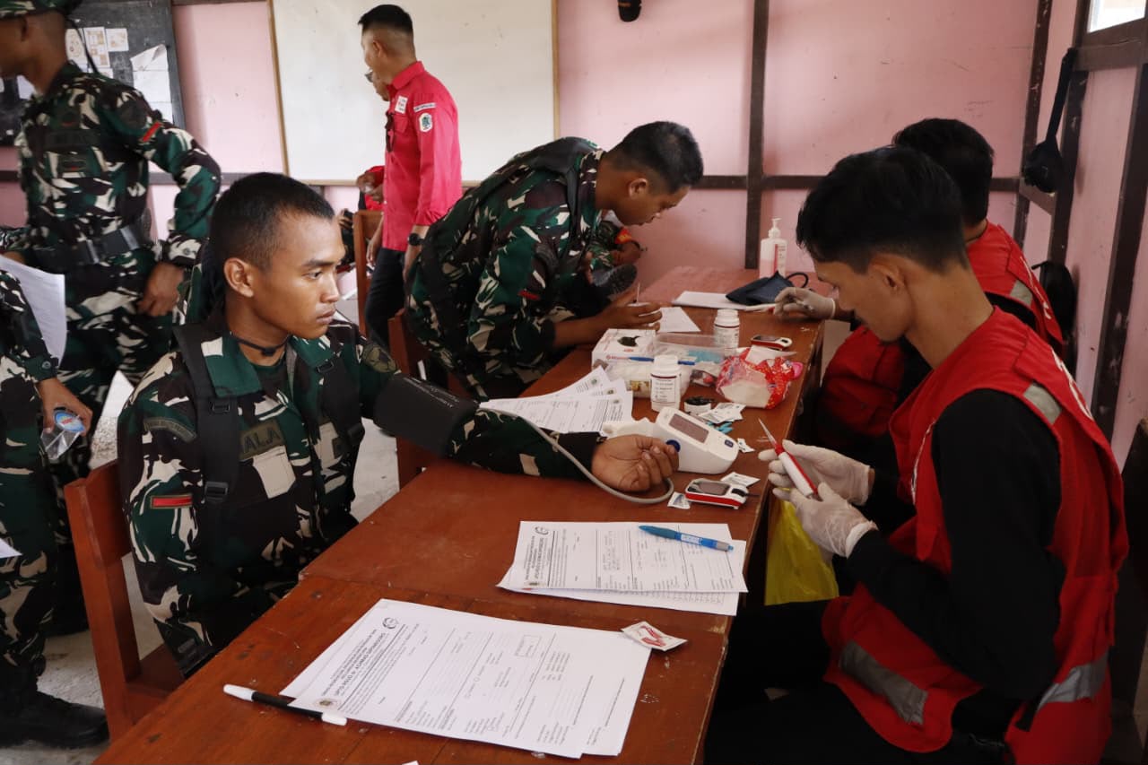 Peduli Kesehatan dan Kemanusiaan, Penutupan TMMD Regtas Ke-129 Kodim 1206/Psb Diisi Cek Kesehatan Gratis dan Donor Darah