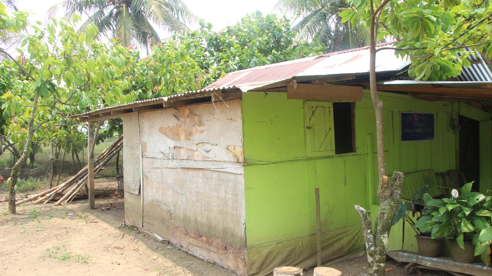Haji Arsyad Mendapatkan Perbaikan Rumah Berkat Program Satgas TMMD di Bengkulu