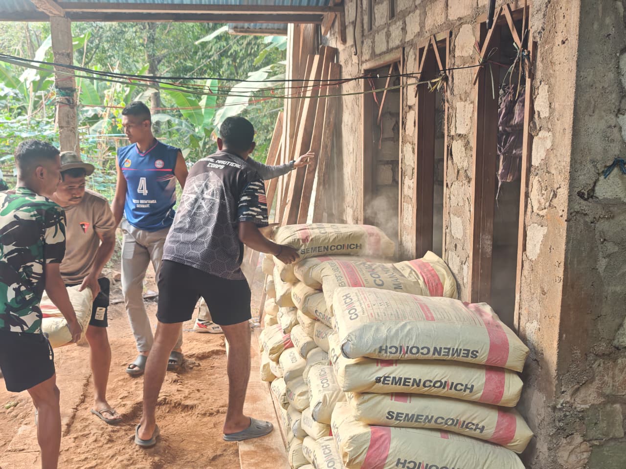Satgas TMMD dan Masyarakat Bersatu Atasi Tantangan di Dusun Seri