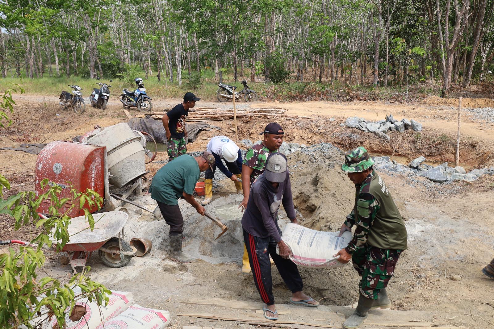Kolaborasi Energi TNI dan Masyarakat Penuhi Target Proyek Box Culvert