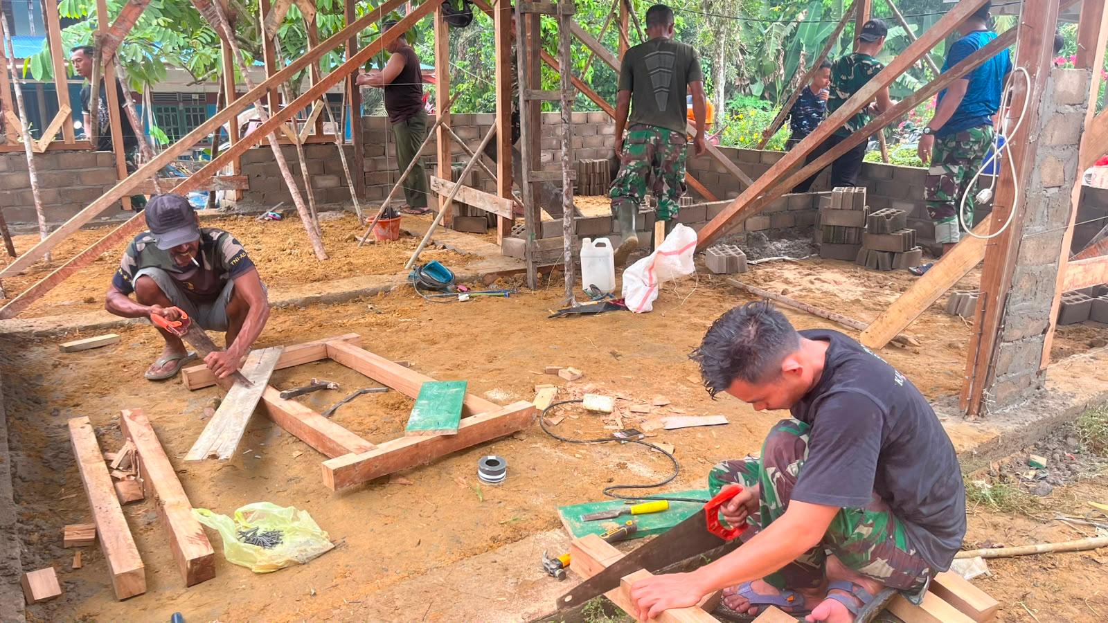 Satgas TMMD Landak: Membangun Rumah bagi Masa Depan Ibu Suhanim dan Keluarga