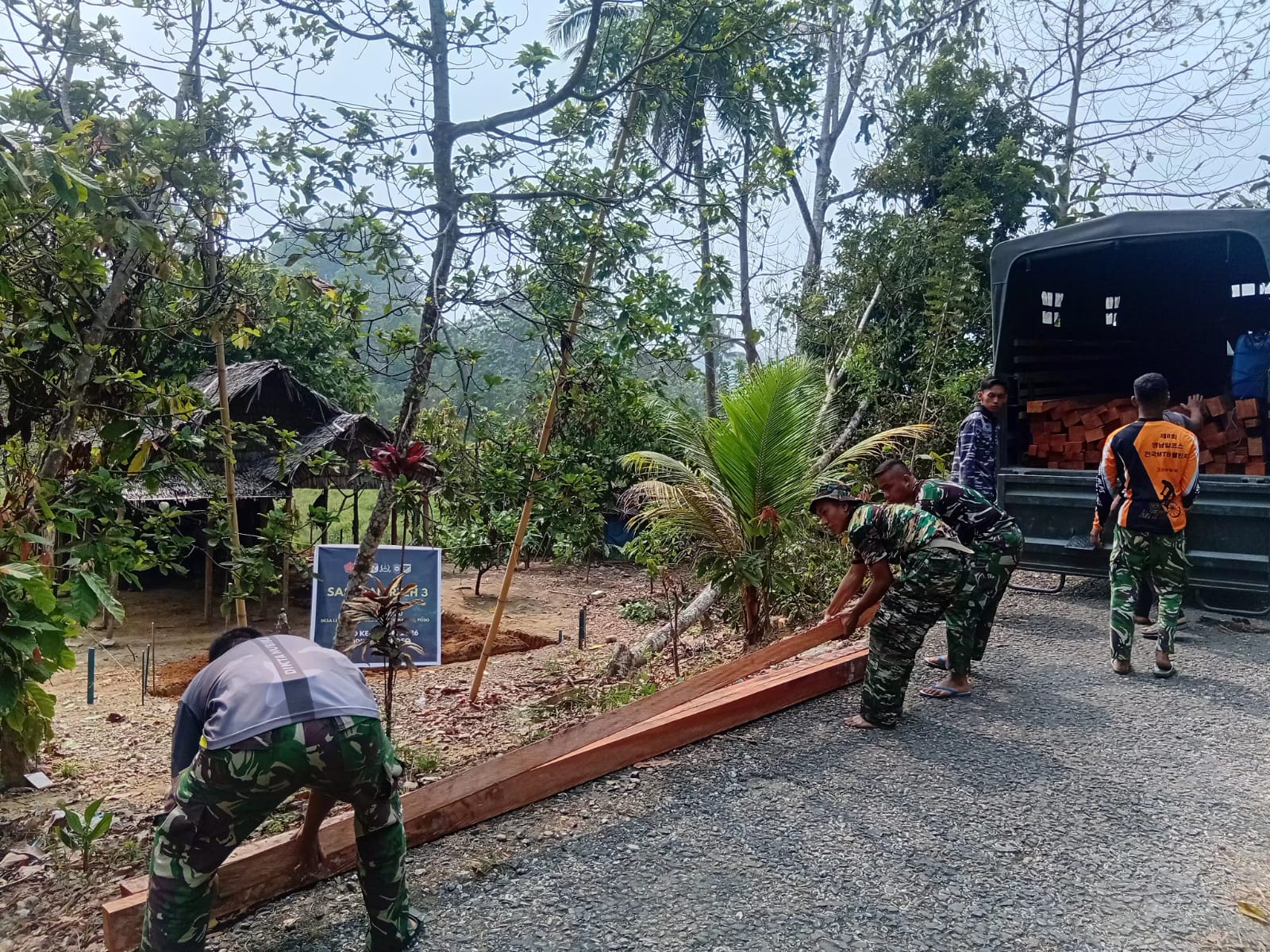 Satgas TMMD Poso Siapkan Renovasi Rumah Tuku Djobu dengan Kerjasama Warga