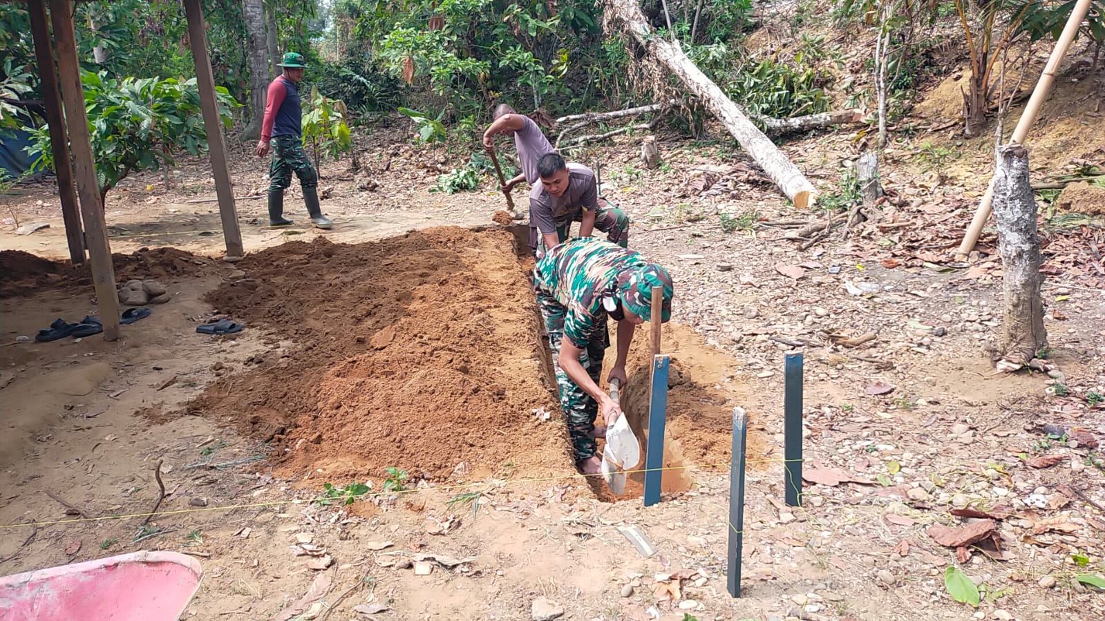 Satgas TMMD ke-130 Kodim 1307/Poso Awali Pembangunan RTLH Untuk Bapak Tuku Djobu