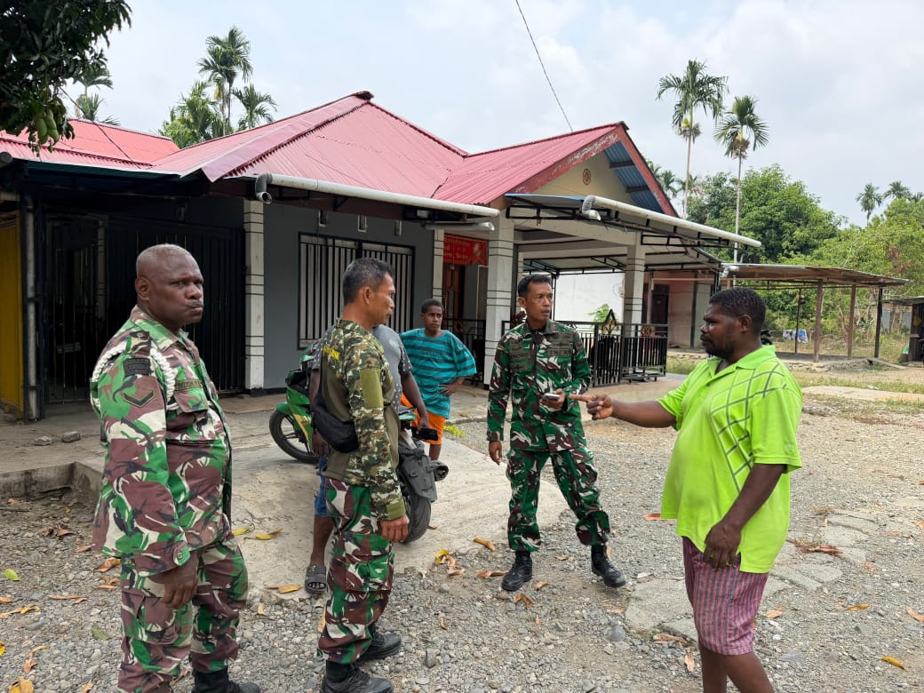 Kapten Inf Hendro Ajak Warga Pahami Proyek Pengecoran Jalan TMMD di Manokwari