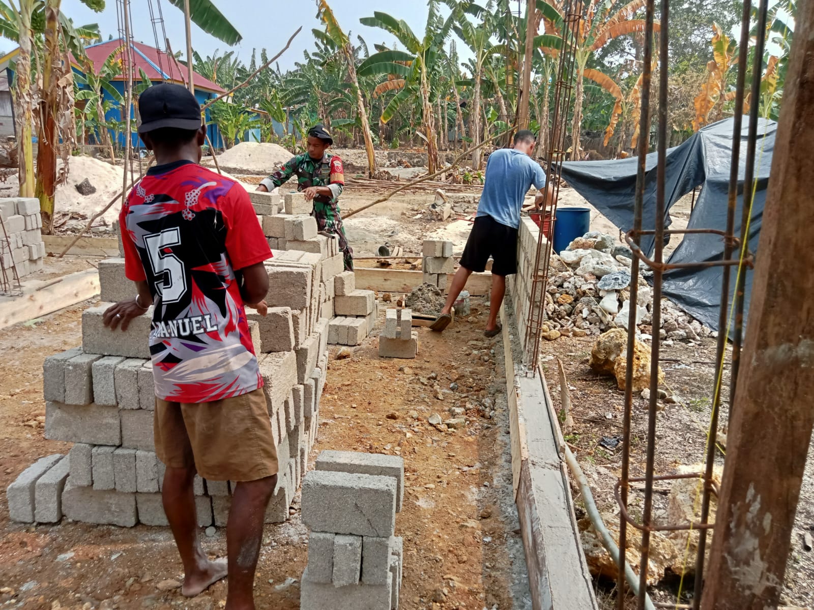 Kepedulian TNI Melalui TMMD: Menciptakan Hunian Layak bagi Masyarakat Halmahera Tengah
