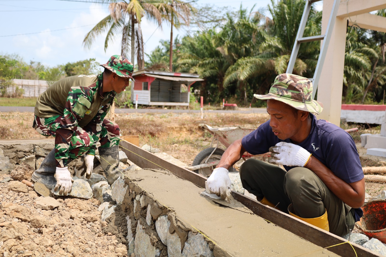 Sertu Edi Nurhadi, Prajurit TNI yang Hadirkan Keahlian dalam Pembangunan Desa