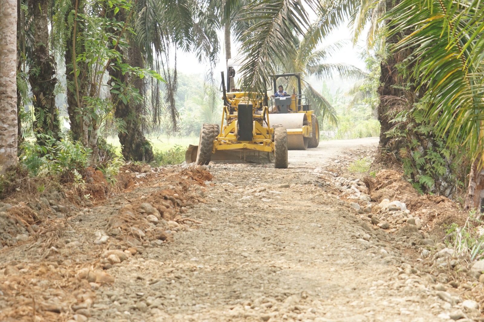 Transformasi Infrastruktur Jalan TMMD ke-130 Dorong Kemandirian Ekonomi Warga Perbatasan