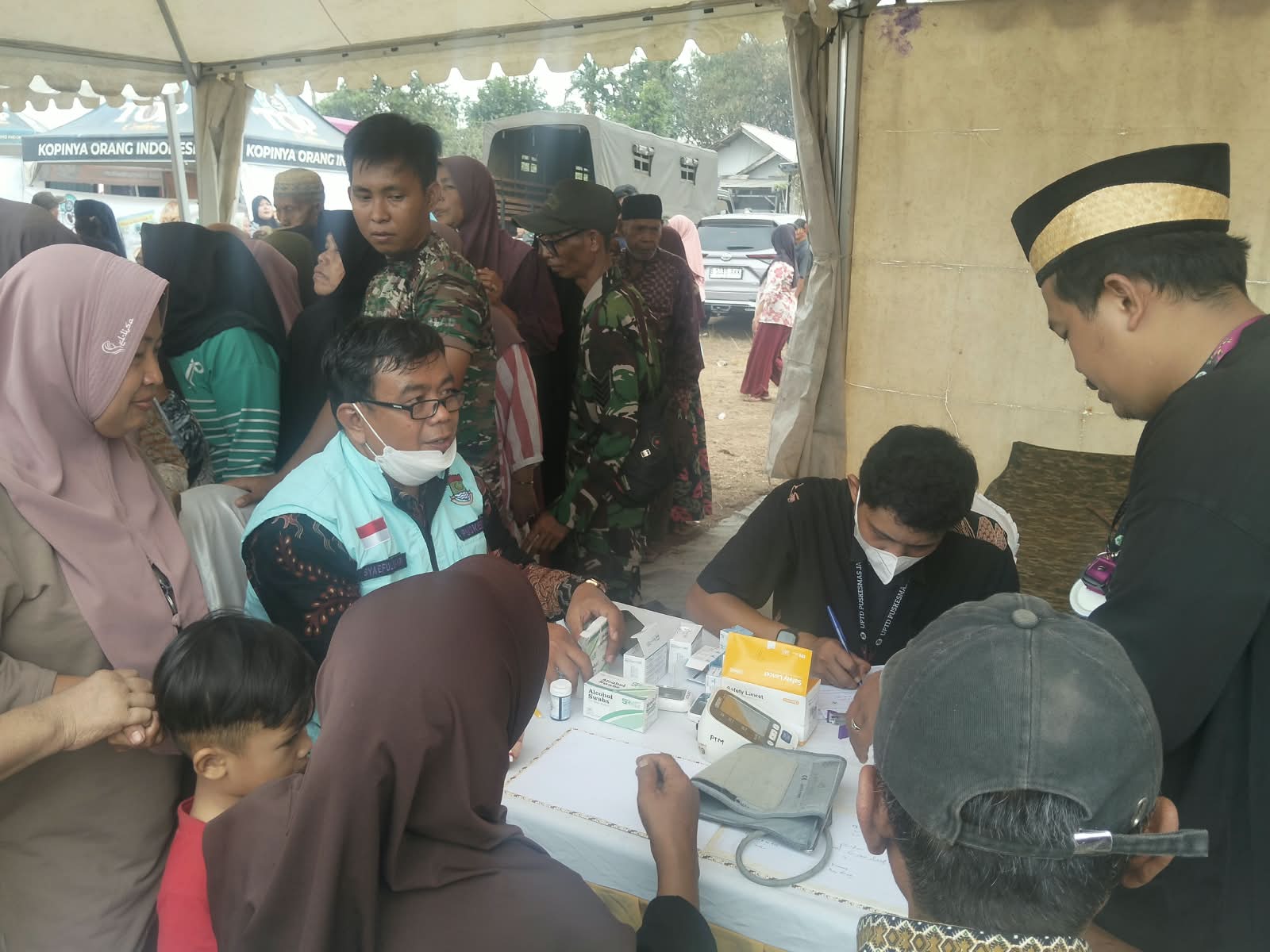 Pengobatan Gratis dalam TMMD ke-130 Diterima Hangat Oleh Masyarakat Tigaraksa