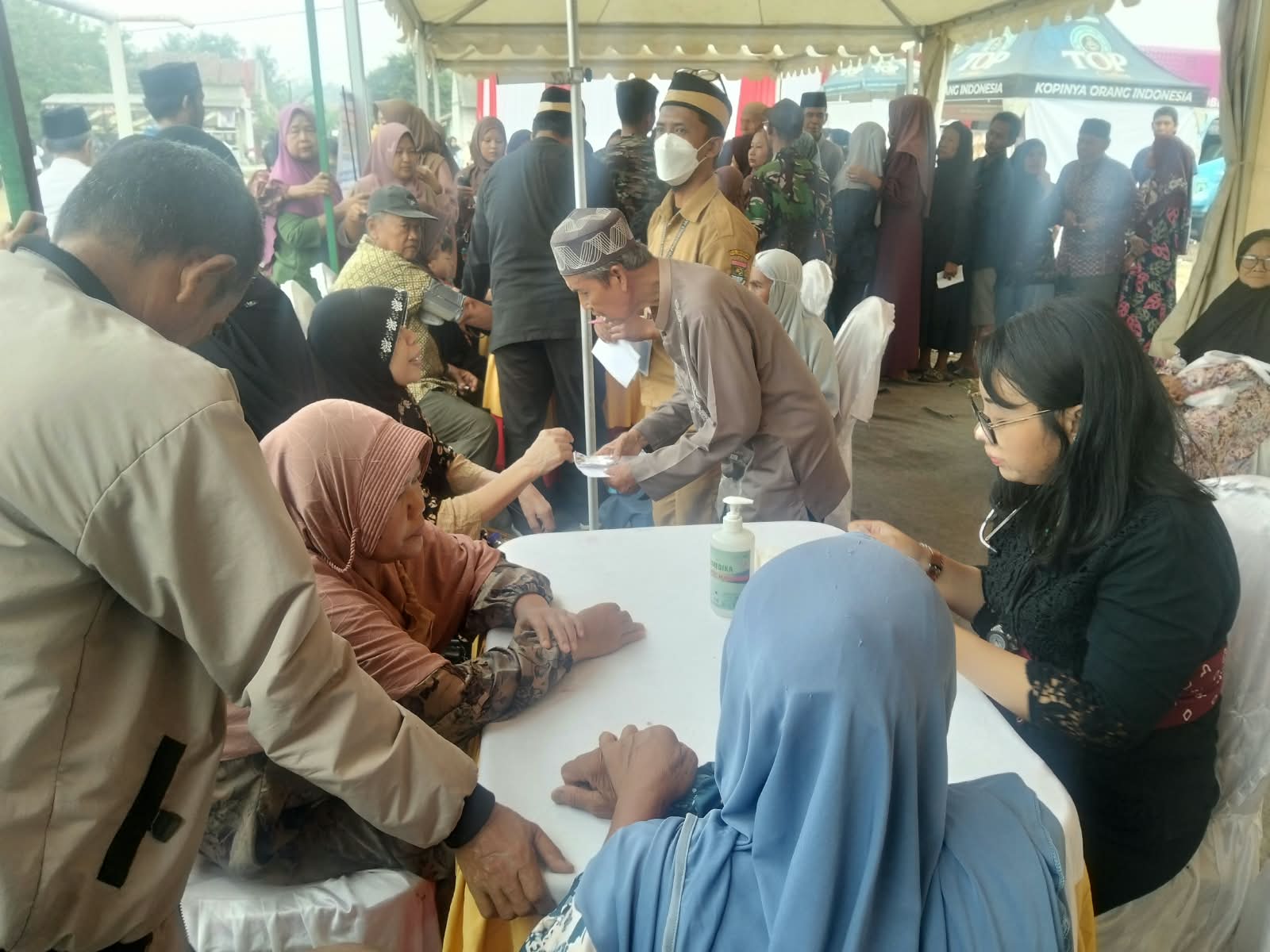 Kepedulian TNI Lewat TMMD ke-130: Layanan Kesehatan Gratis bagi Warga Desa