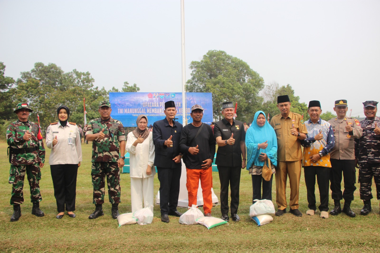 TMMD ke-130: Warga Kandang Limun Terima Bantuan Sosial
