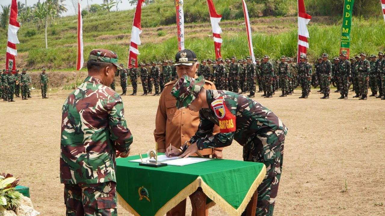 Pelaksanaan TMMD ke-130 Dimulai di Malang setelah Penandatanganan Oleh Bupati