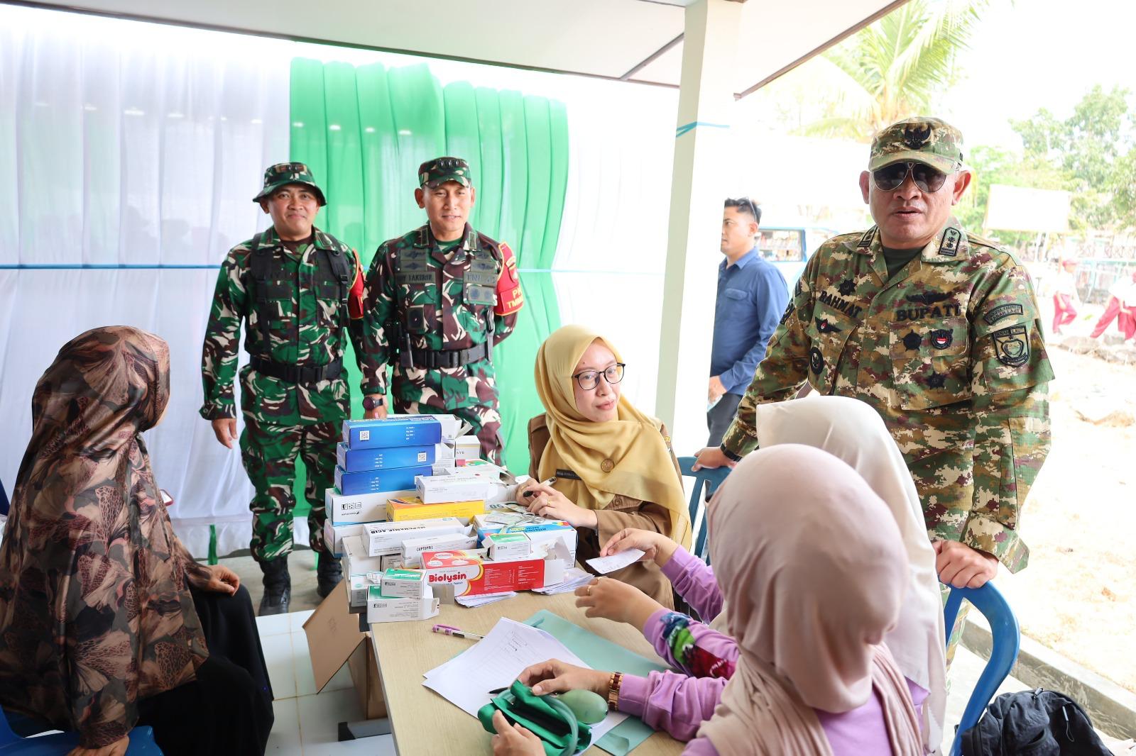 Pembukaan TMMD ke-130 Tanah Laut: Kegiatan Sosial dan Bazar Rayakan Kebersamaan