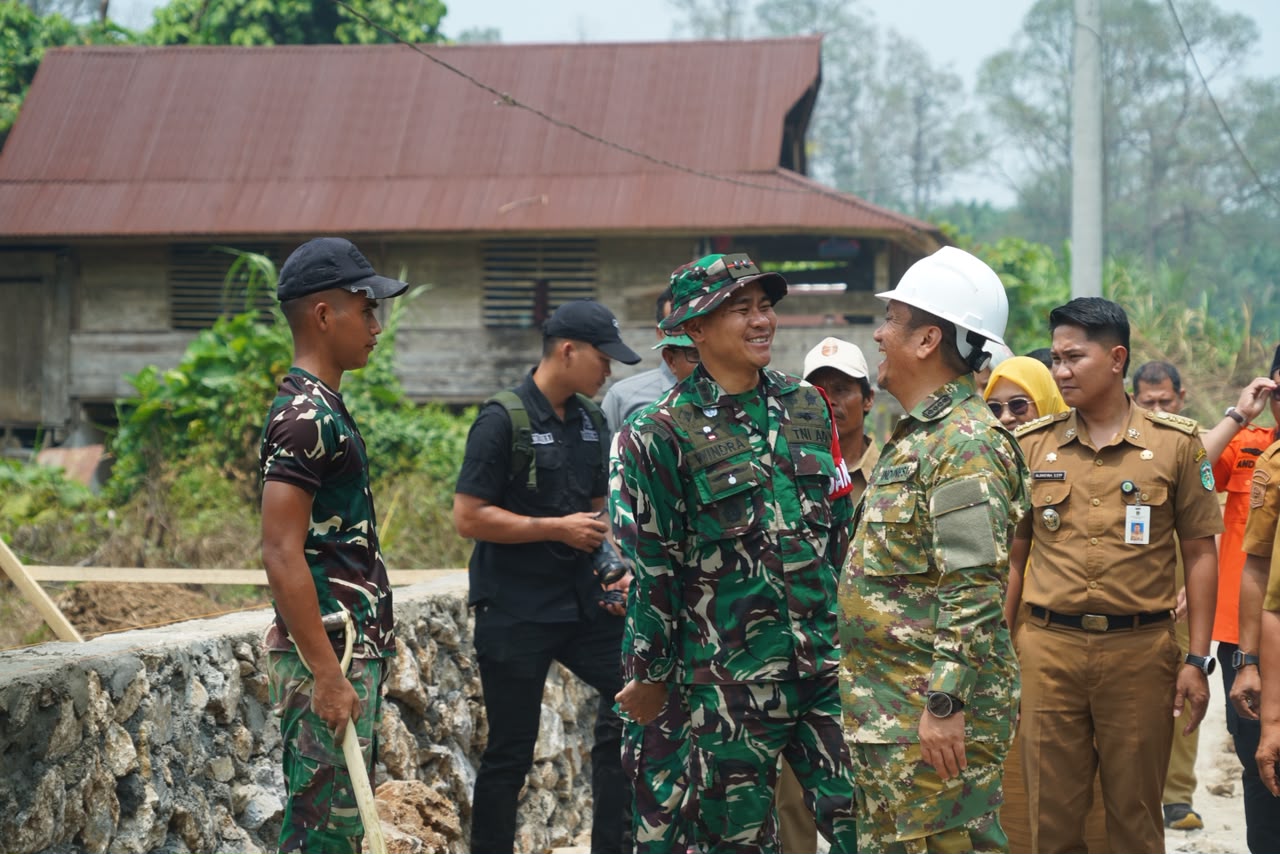Bupati Luwu Timur Evaluasi Pembangunan Infrastruktur TMMD di Rende-Rende