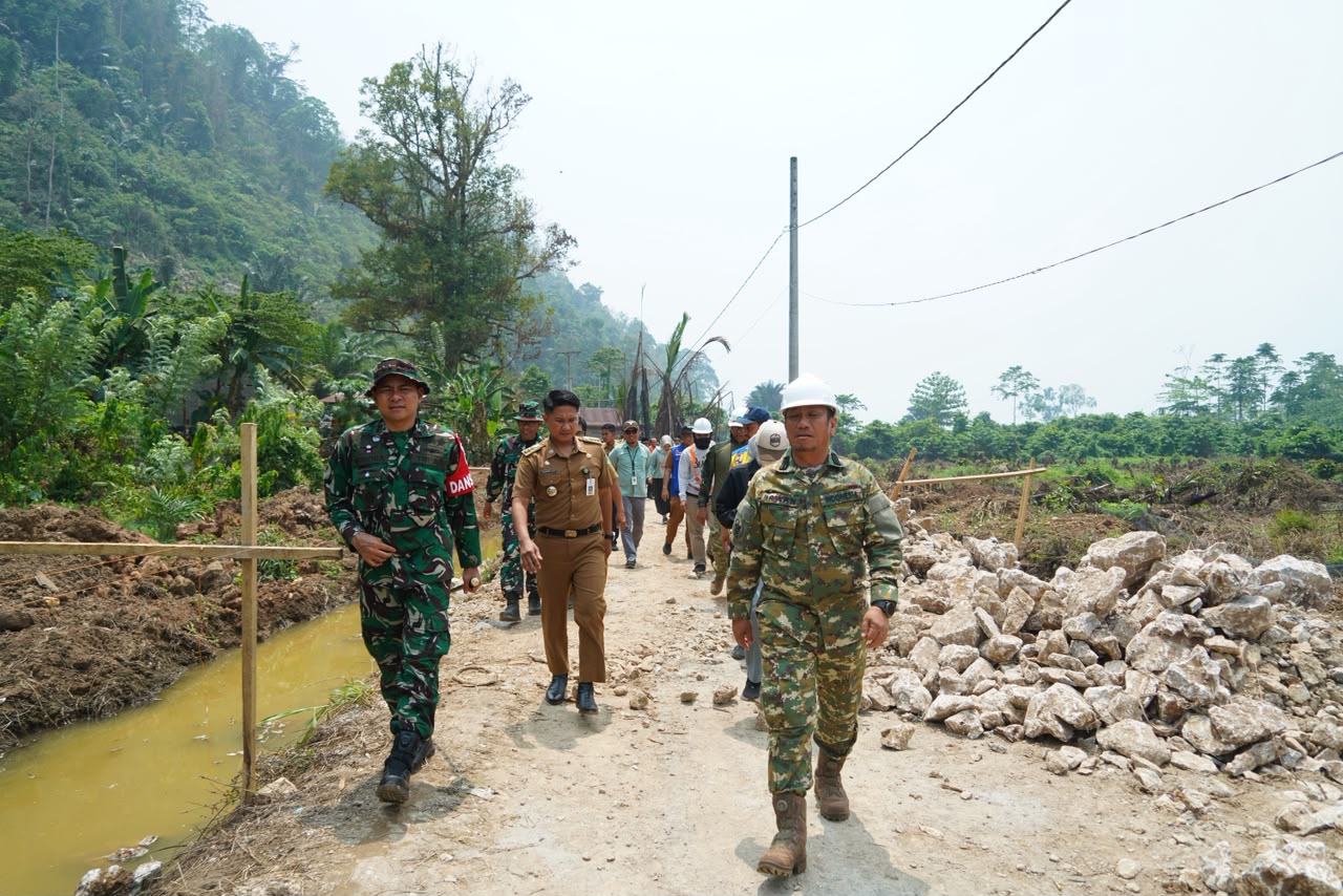 TMMD ke-130 Memperkuat Ekonomi Parumpanai melalui Jalan yang Lebih Baik