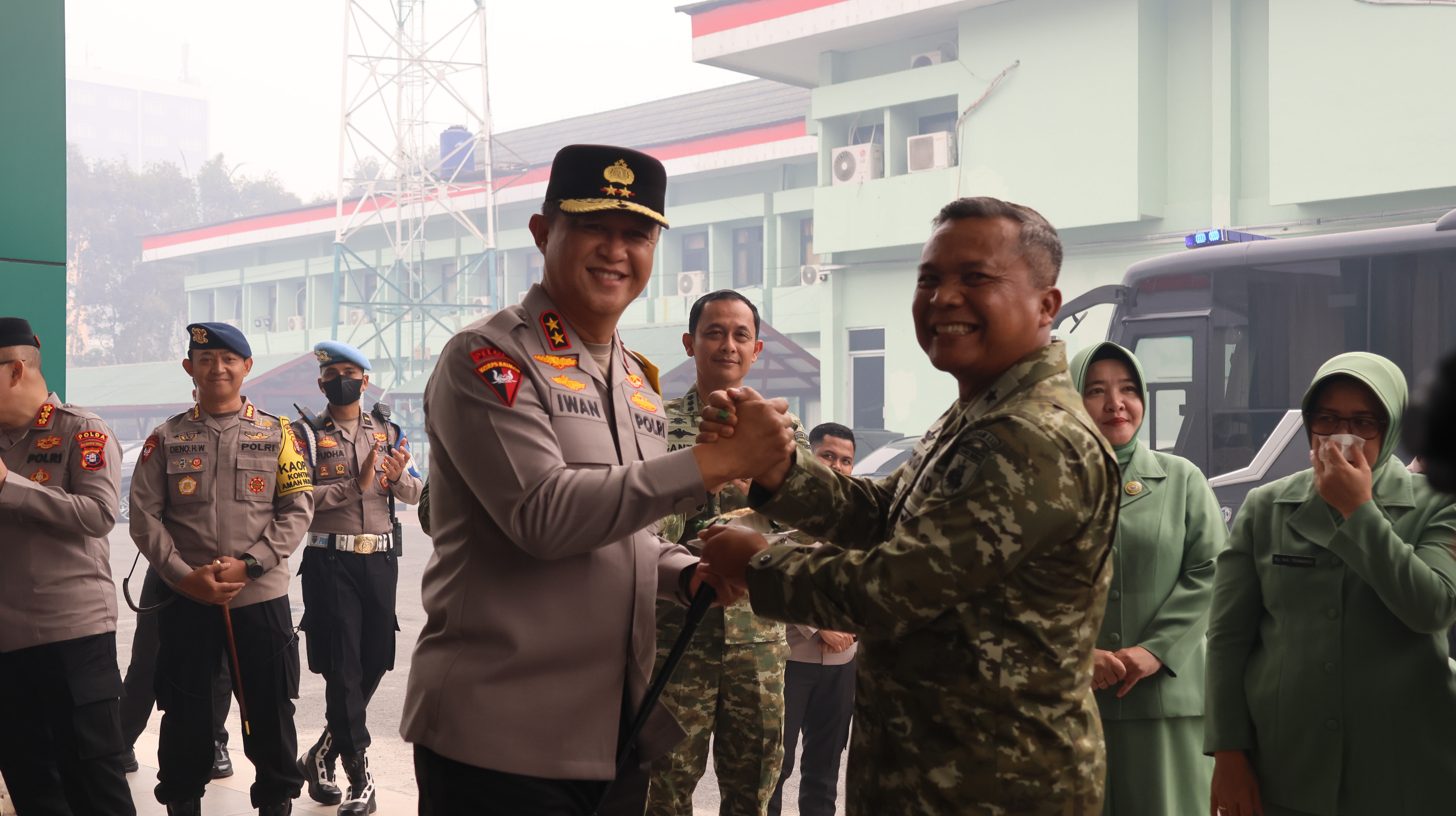 Perayaan HUT TNI: Semangat Prajurit Hadapi Asap dengan Dedikasi Tinggi